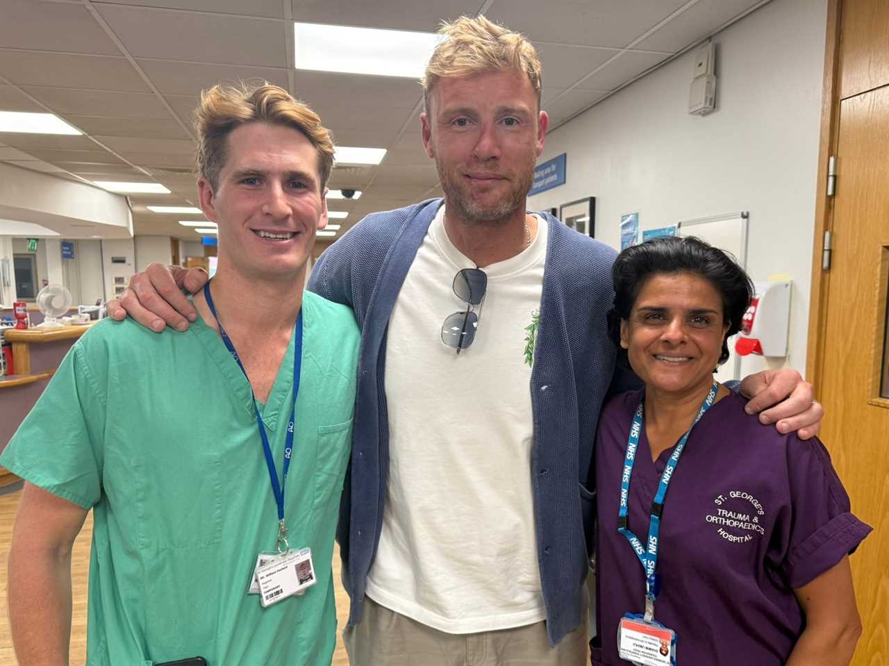 Freddie Flintoff with St. George's Hospital trauma and orthopaedics staff.